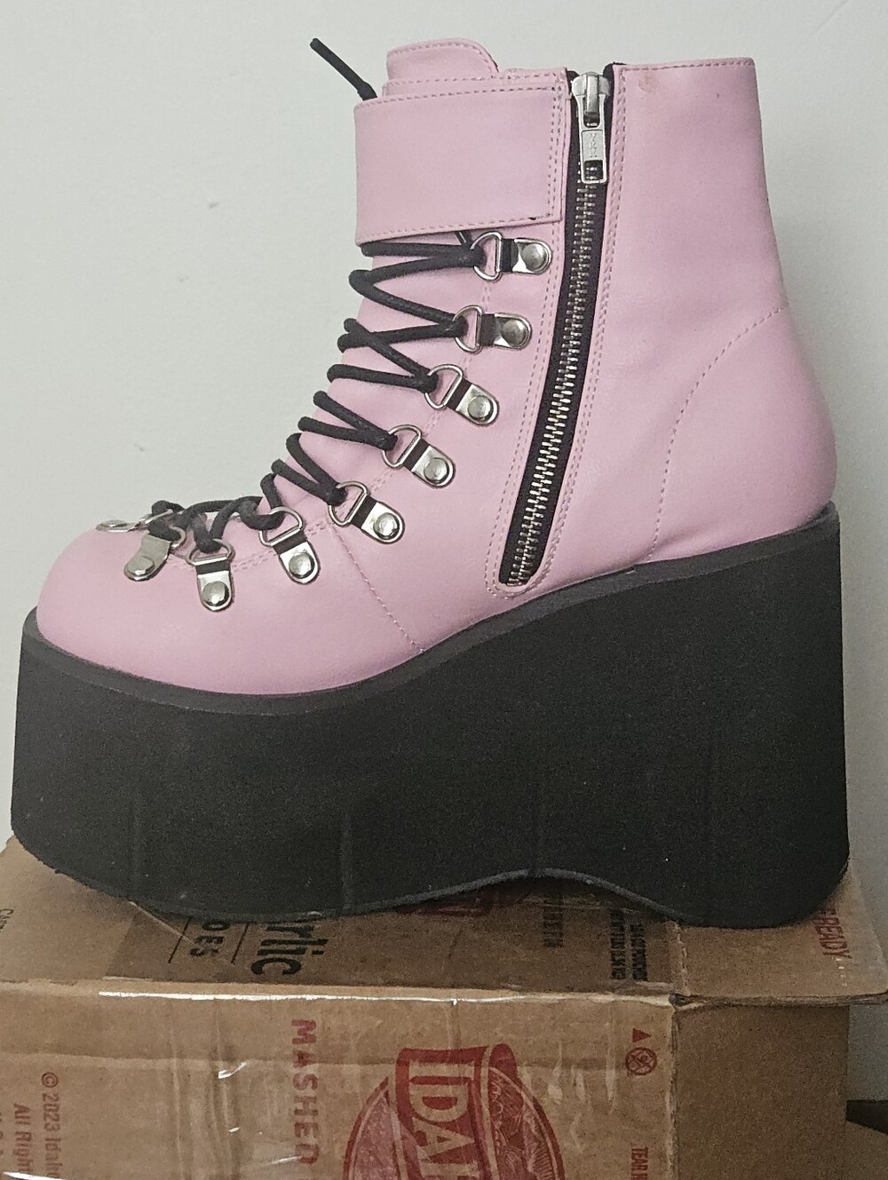 Demonia Kera Women's Gothika Chunky Platform Boots Size 7. Pink - Picture 7 of 9